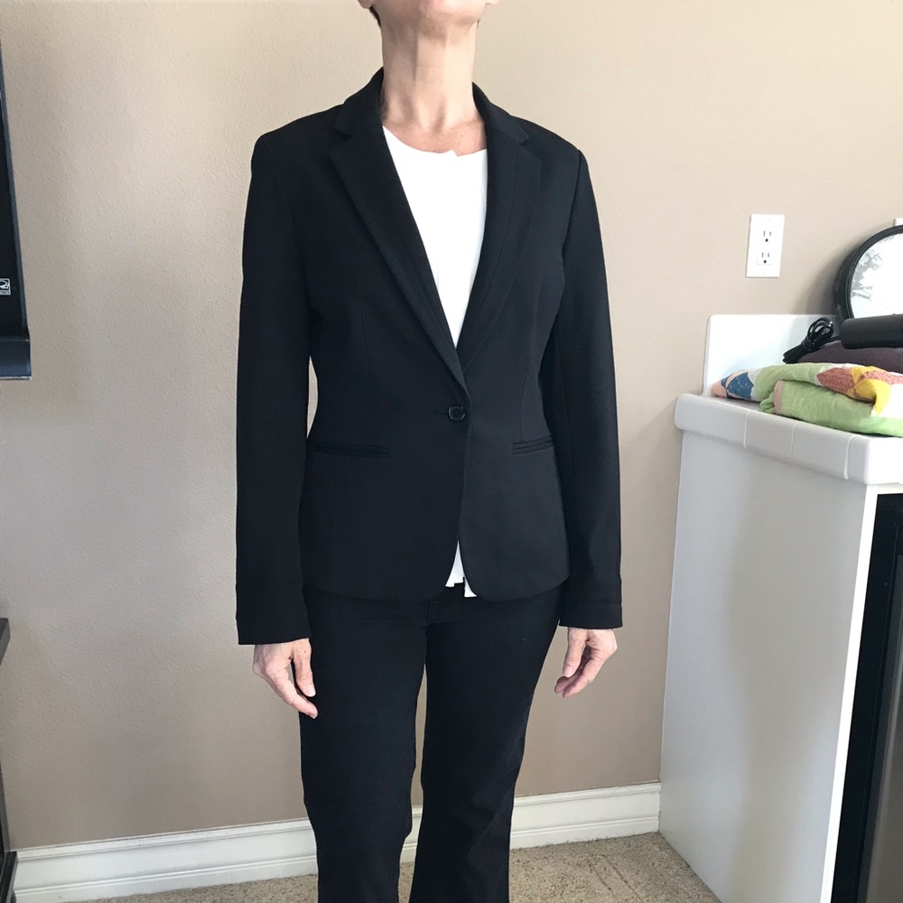 GUC Harve Bernard Black Blazer Size 8